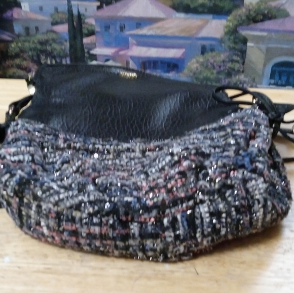 🆕Juicy Couture Traveler Flap Crossbody Bag.🎒Wide Zip Pocket,Tweed&Leather. - Picture 9 of 12